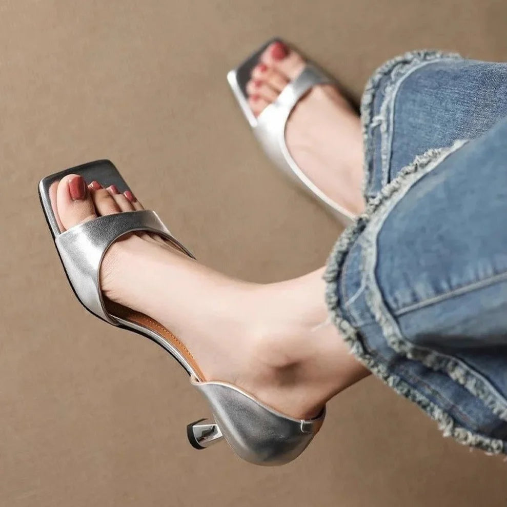 SANDALES EN CUIR VALENTI