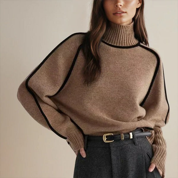 PULL CONTEMPORAIN À COL MONTANT ET FINITIONS NOIRES